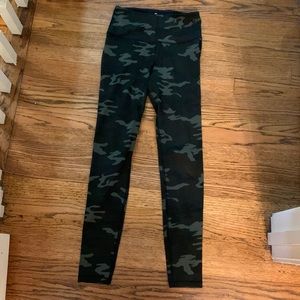 Camo size 1 leggings